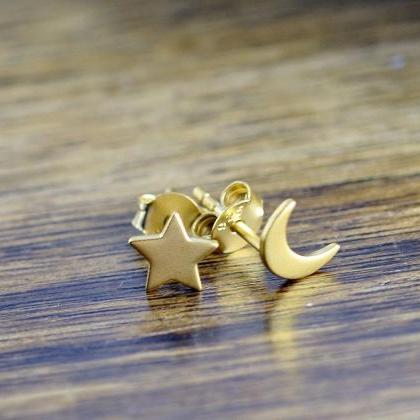 Gold Star And Moon Earrings - Stud Earrings -..