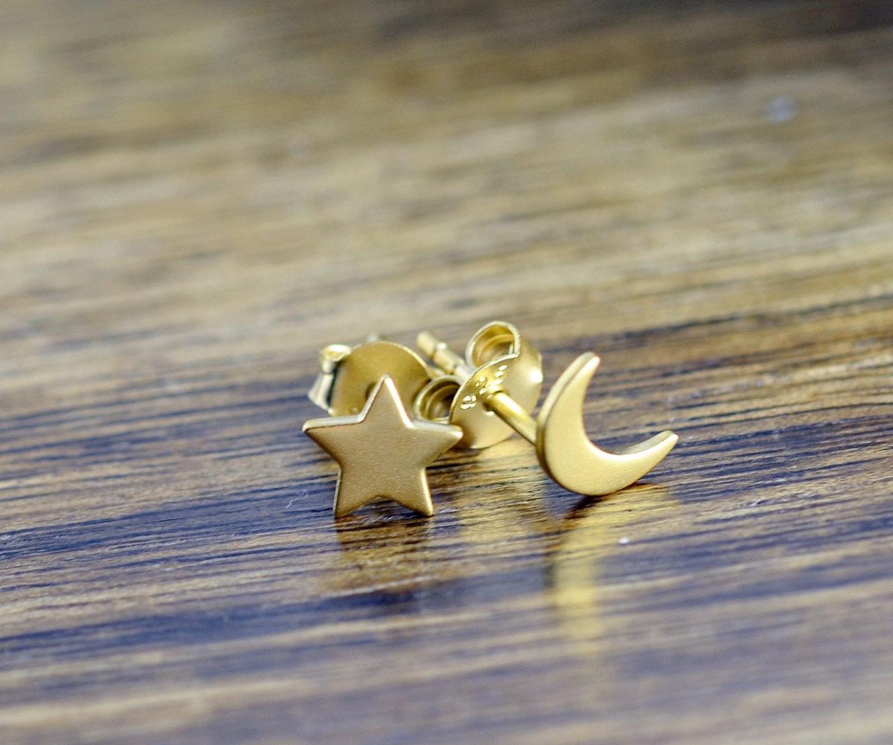 Gold Star And Moon Earrings - Stud Earrings - Celestial Star And Moon Earrings - Tiny Stud Earrings