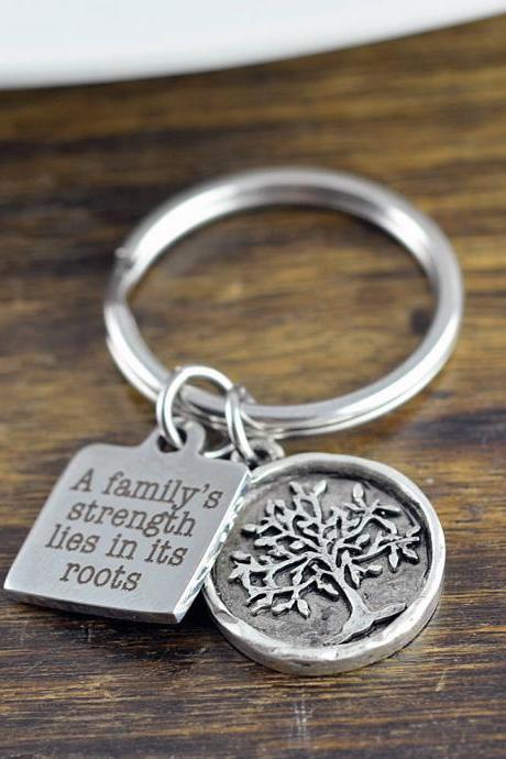 Family Keychain Personalized - Family Key Chain - Family Roots Quote - Family Tree Keychain - Grandma Gifts,gifts For Grandma, Grandma Gift