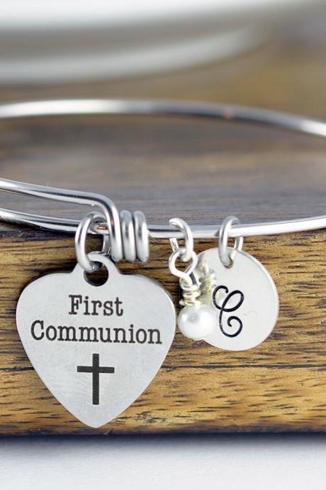 First Communion Bracelet, Communion Gift, Girls First Communion Gift, Religious Jewelry, Personalized Communion Charm Bracelet, Engraved